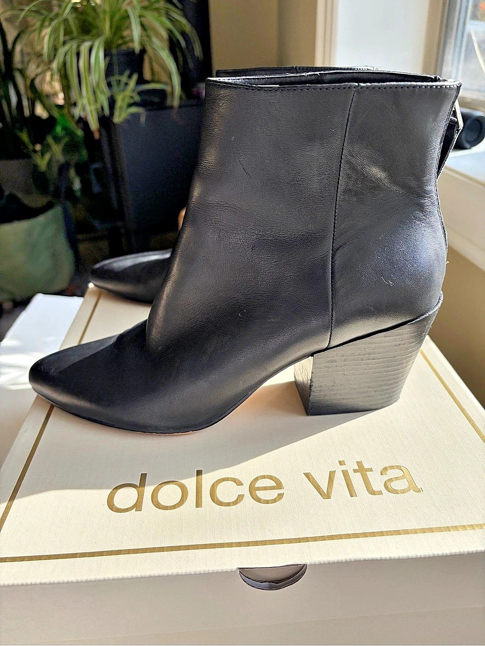 DOLCE VITA Coltyn Black Leather Ankle Boots US 8.5
